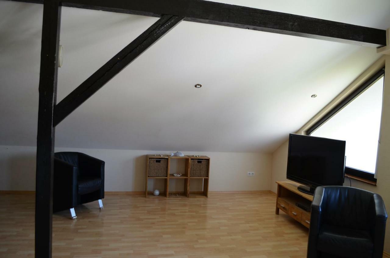 Ferienwohnung Beim Hooch Schindelloft Brucktal Exterior foto