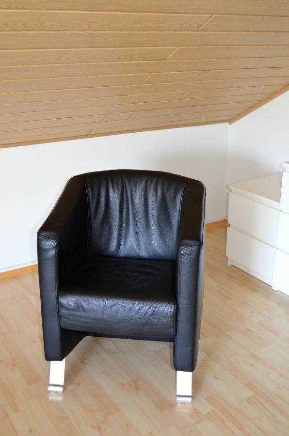 Ferienwohnung Beim Hooch Schindelloft Brucktal Exterior foto