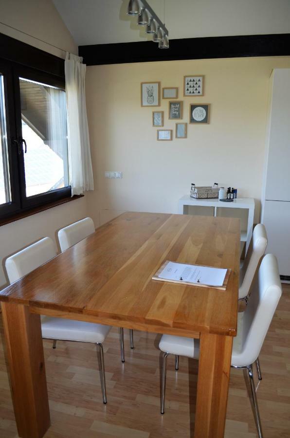 Ferienwohnung Beim Hooch Schindelloft Brucktal Exterior foto
